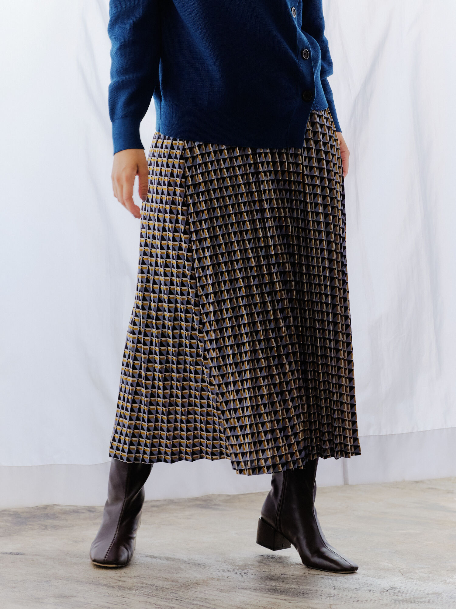 Yecca Vecca イェッカヴェッカ の幾何学柄プリーツスカート スカート ファッションレンタルのメチャカリ