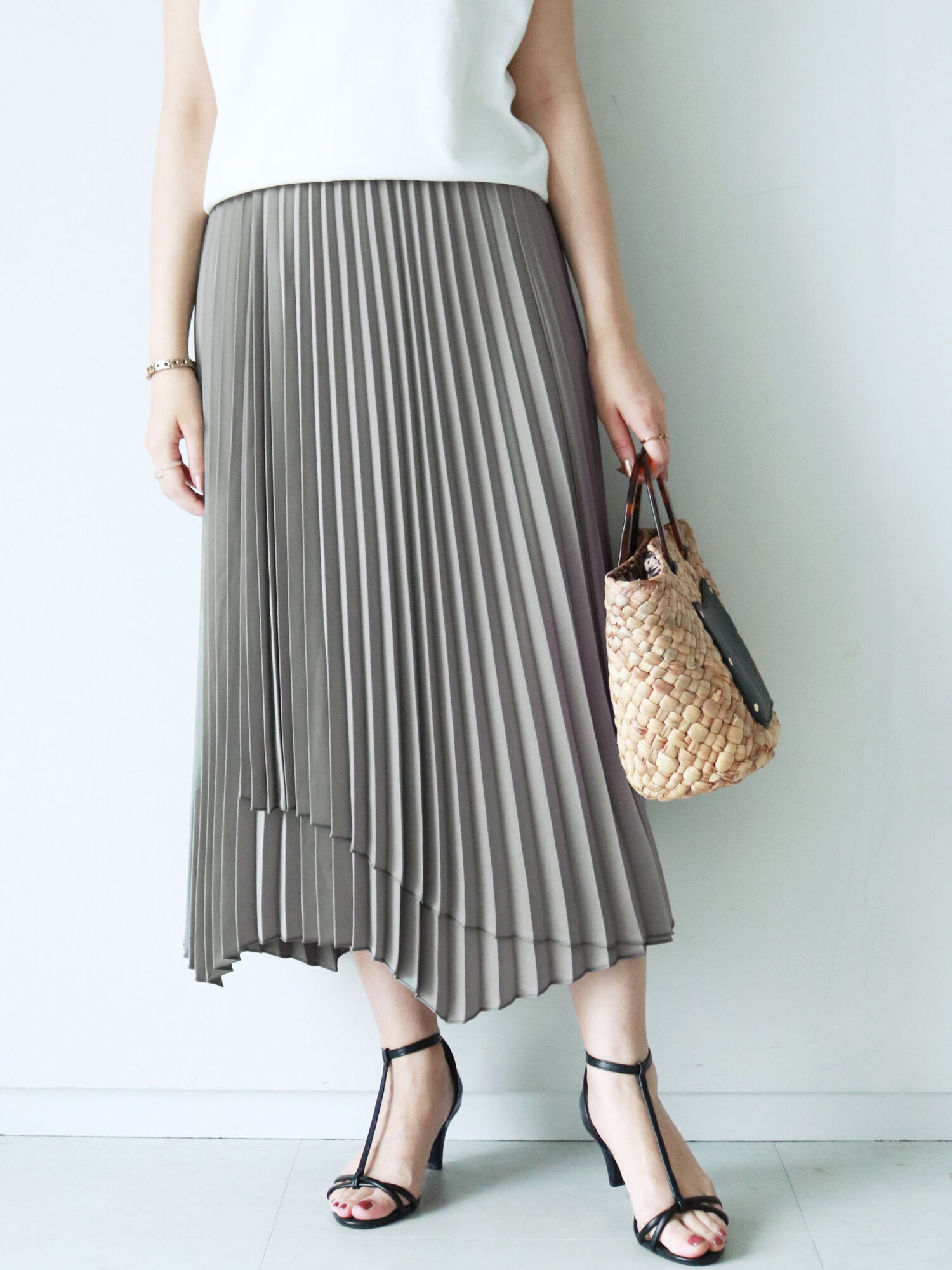 Te chichi(テチチ)のサテンラッププリーツスカート（スカート） - ファッションレンタルのメチャカリ
